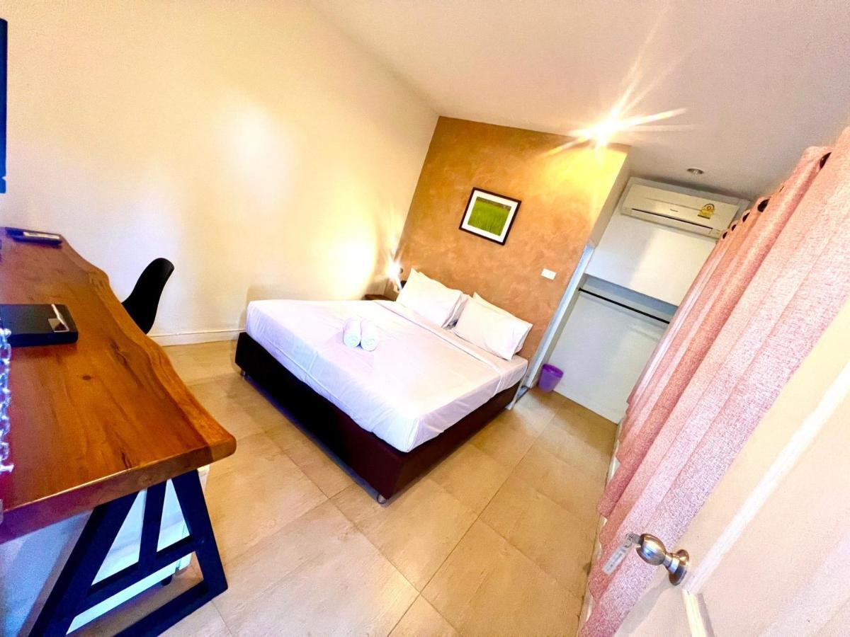 Udee Cozy Hotel チエンマイ エクステリア 写真