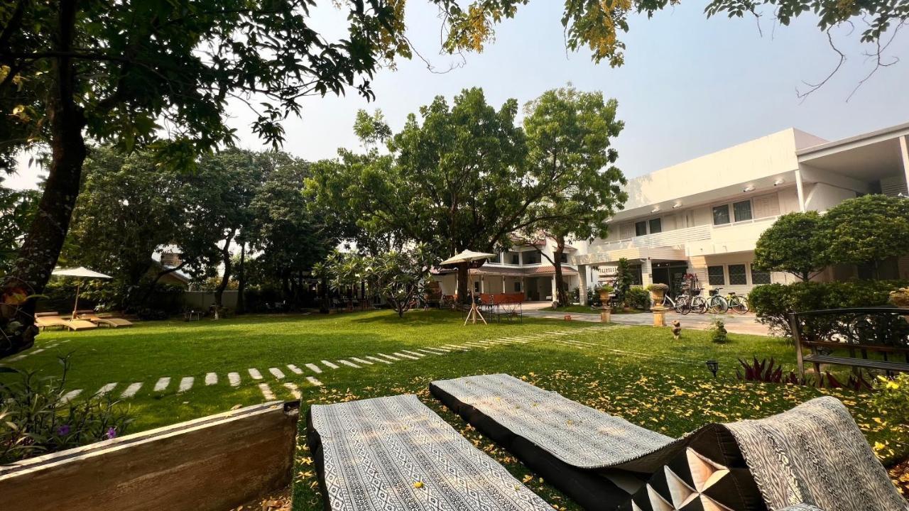 Udee Cozy Hotel チエンマイ エクステリア 写真