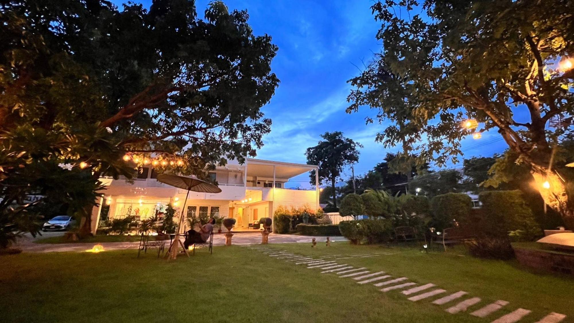 Udee Cozy Hotel チエンマイ エクステリア 写真